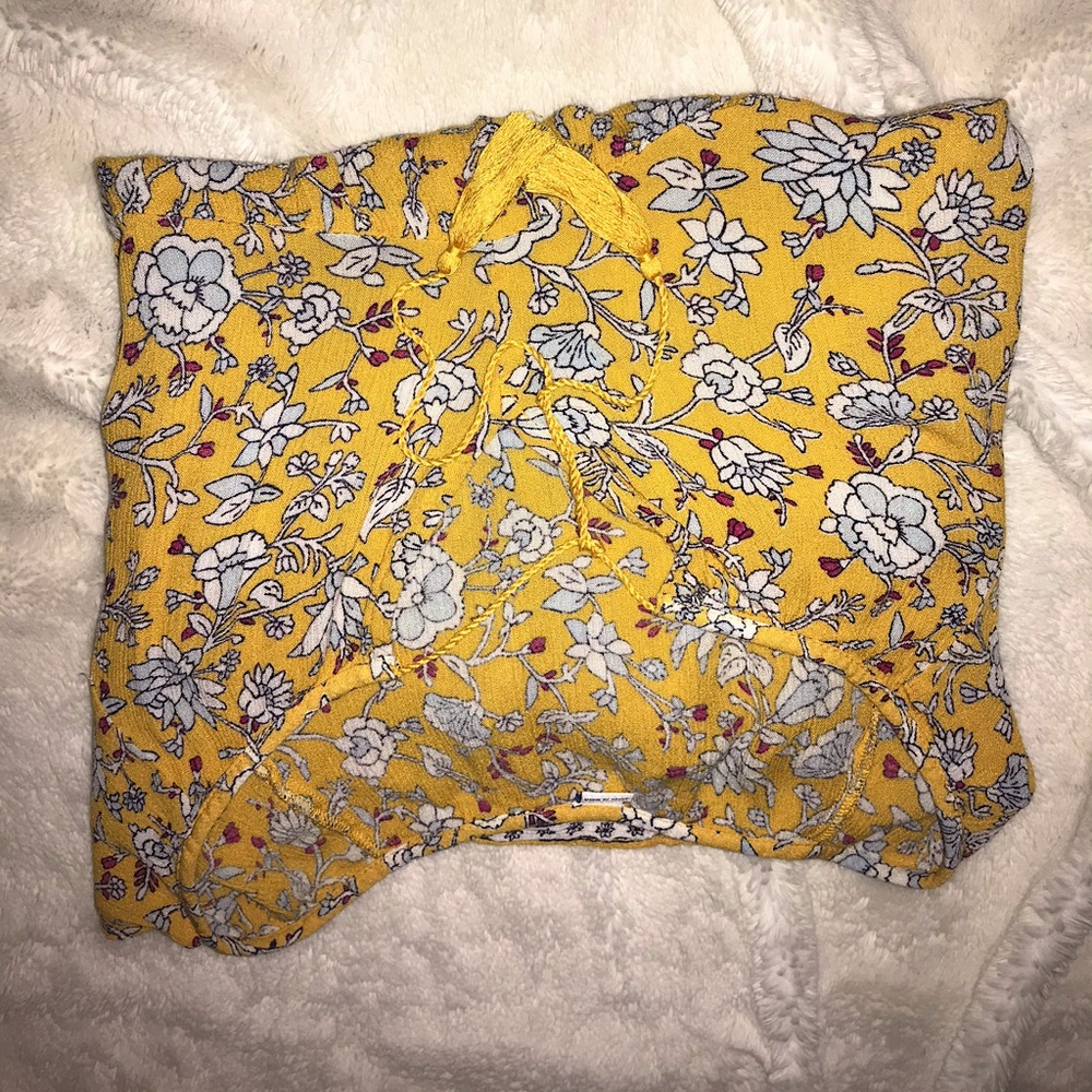 Old Navy yellow floral top!